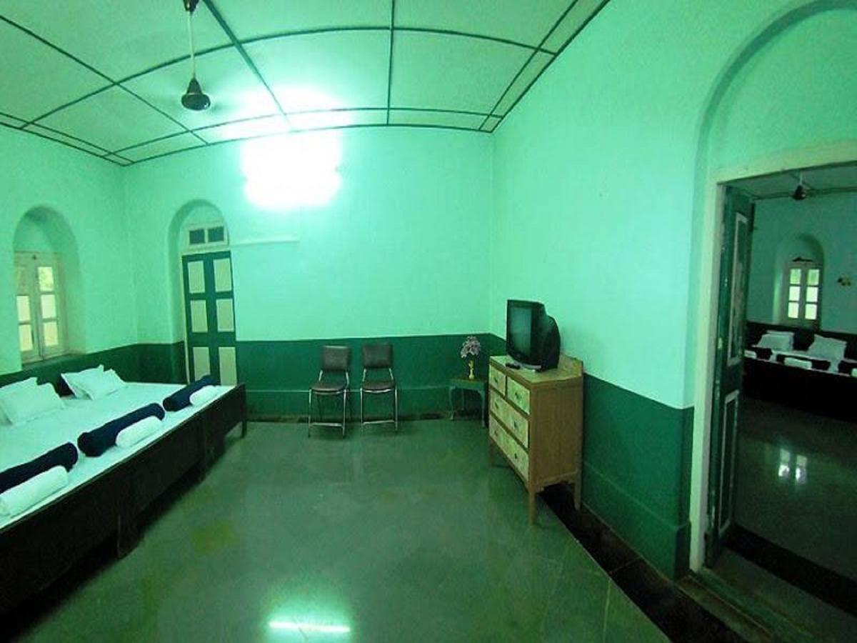 Cecil Hotel Matheran Exterior photo
